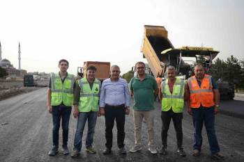 Kavşak Çalışmalarına 60 Bin Ton Asfalt Desteği

