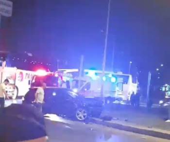 Kavşakta Yaşanan Kazada 6 Kişi Yaralandı
