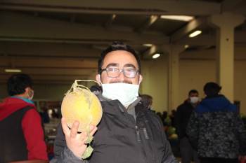 Kavunun Tanesi 20 Tl
