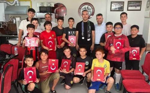 KAYA-DER, Eskişehir’de ihtiyaç sahiplerinin yanında