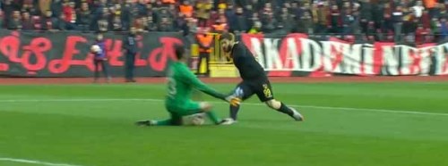 Kayacan kendini böyle feda etti!