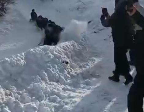 Kayak keyfi çukurda son buldu!