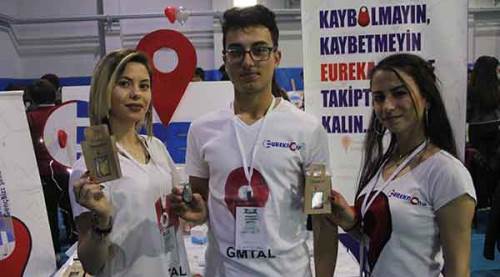 Kaybolan otizmli arkadaşları için çip ürettiler