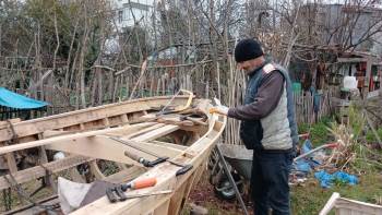 Kayık ustası Dursun Usta, hobisini meslek haline getirdi