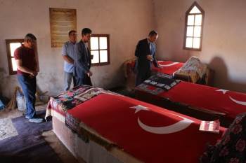 Kaymakam Arcaklıoğlu, Resulbaba Türbesini Ziyaret Etti
