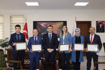 Kaymakam Bilici Başarılı Personelleri Ödüllendirdi
