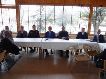 Kaymakam Canpolat Muhtarlarla Bir Araya Geldi
