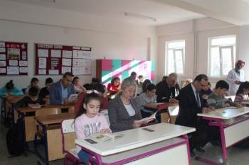 Kaymakam Çiçek: "Öğrencilerimizin En Yakın Arkadaşının Kitaplar Olmasını İstiyoruz"
