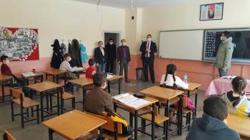 Kaymakam Çırak Yüz Yüze Eğitim Başlayan Okulu Ziyaret Etti
