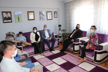 Kaymakam Halim’Den Şehit Ailelerine Bayram Ziyareti
