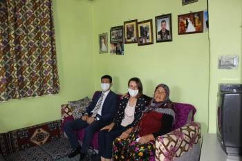 Kaymakam Kaçmaz’Dan Şehit Ailelerine Ziyaret
