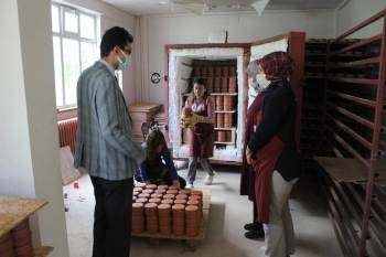 Kaymakam Kaçmaz Kadın Kooperatifi Üretim Atölyesi’Nde İncelemelerde Bulundu
