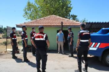 Kaymakam Karadağ, Karantinaya Alınan Köyde İncelemelerde Bulundu
