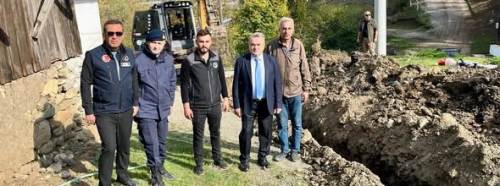 Kaymakam Öztürk, su hattı çalışmalarını inceledi