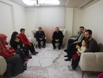 Kaymakam Öztürk İlçeye Yerleşen Depremzedeler İle Bir Araya Geldi
