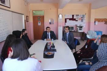 Kaymakam Öztürk Öğretmenlerle Bir Araya Geldi
