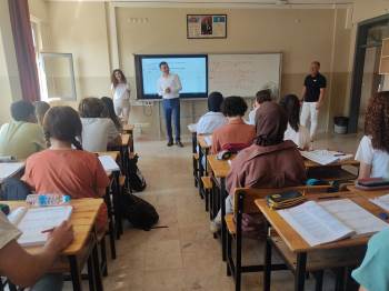 Kaymakam Sülün, Yaz Kampındaki Öğrencilerle Buluştu
