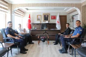 Kaymakam Tahir Ardal, Makamında Tebrik Ziyaretlerini Kabul Etti
