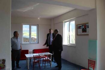 Kaymakam Ünal Okulları Gezerek Bilgi Aldı
