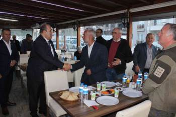 Kaymakam Ünal Ve Başkan Şahin Muhtarlarla İftarda Bir Araya Geldi
