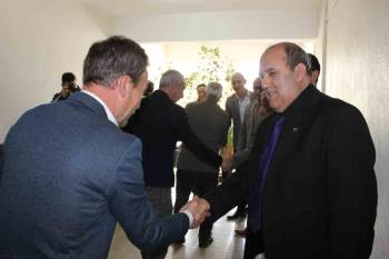 Kaymakam Ünal Ve Belediye Başkanı Şahin, Vatandaşlarla Bayramlaştı
