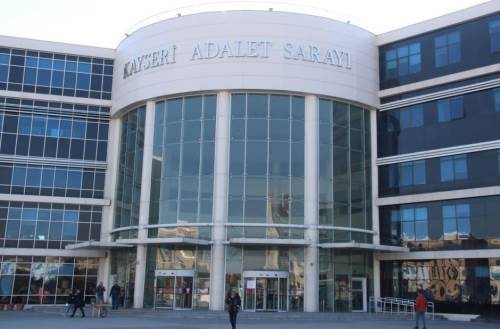 Kayseri adliyesinde bıçaklı dava sonrası gerginlik