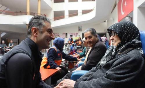 Kayseri’de AFAD, yaşlıların yüzünü güldürdü