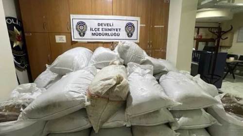 Kayseri’de kaçak tütün ticareti çökertildi: 1 ton 102 kilo...