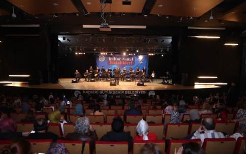 Kayseri'de kadınlar günü, türk halk müziği ile kutlandı