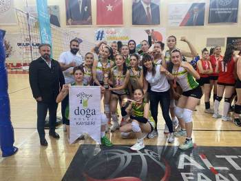 Kayseri'de Okul Sporları Voleybol heyecanı sona erdi