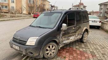 Kaza Esnasında Kaldırım Boş Olması Facianın Önüne Geçti
