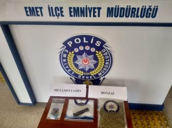 Kaza Yaptı Uyuşturucu İle Yakalandı
