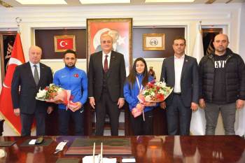 Kazandığı Altın Madalyayı Tüm Türk Kadınlarına Armağan Etti
