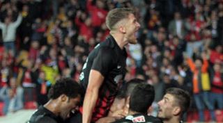 Kazanmak zorundayız!