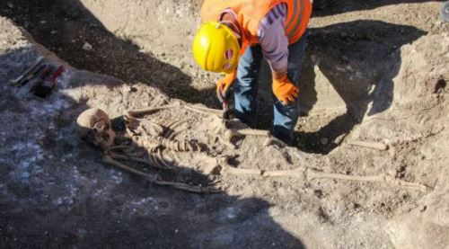 Kazı ekibi şok oldu! Mezarlıklar bulundu...