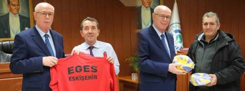 Kazım Kurt: “Engelli derneklerine spor yardımımız sürecek”