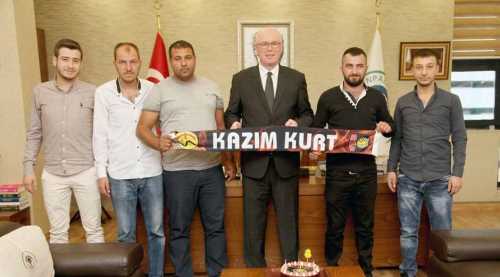 Kazım Kurt'a doğum günü sürprizi