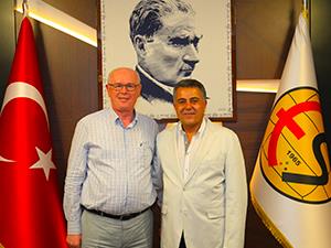 Kazım Kurt, Es Esi ziyaret etti