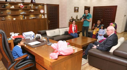 Kazım Kurt koltuğu Bağcı'ya bıraktı