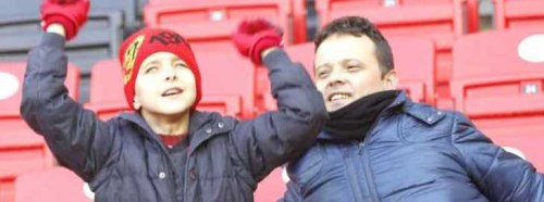 Kazım Kurt'tan minik taraftara jest!