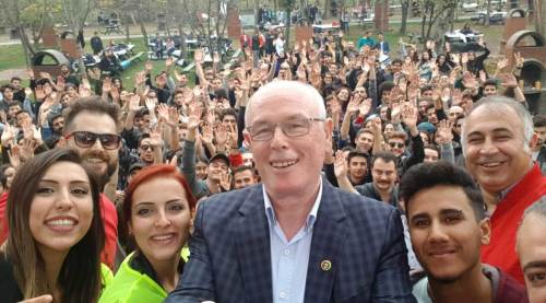 Kazım Kurt'tan özel çağrı: Haydi gençlik mangal partisine!