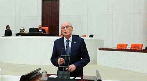 Kazım Kurt'u çok iyi tanır