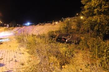 Kediye Çarpmamak İçin Kaza Yaptı: 2 Yaralı
