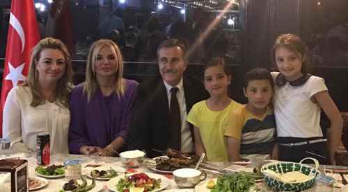 Kelebek çocuklar için destek yemeği