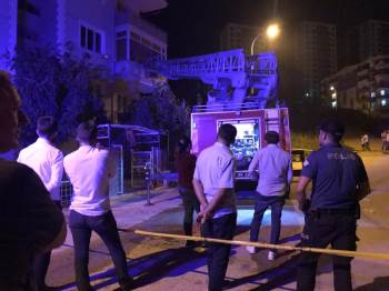 Kendi evini yakıp kaçtı!