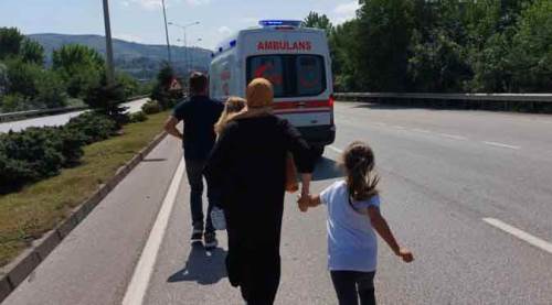Kendi kazasını unuttu, yanan oğluna koştu