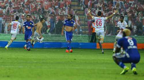 Kendi tuzağımıza kendimiz düşüyoruz