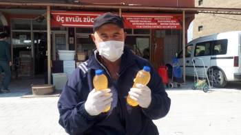 Kendi Yetiştirdiği 7 Çeşit Elmadan Sirke Yapıyor
