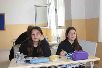 Kendisi 500 Tam Puan, İkizi İse 1 Yanlışla 496 Puan Aldı
