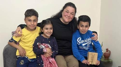 Kendisi anne olamadı ama yüzlerce çocuğu var!